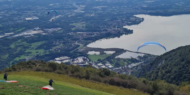 Cornizzolo e parapendio