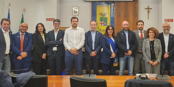 consiglioprovincialeinsediamento.jpg (128 KB)