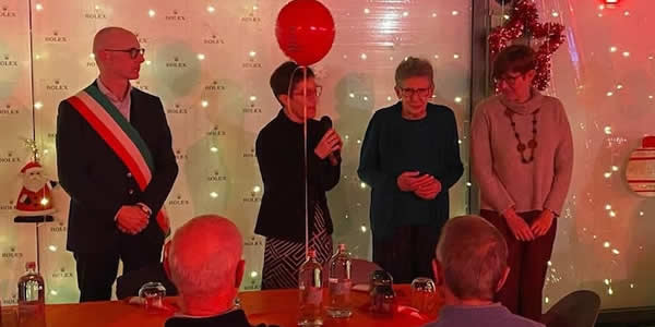 moltenoapericenapr.jpg (26 KB)