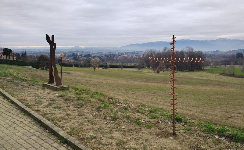 Monticello: opere d'arte lungo la strada panoramica